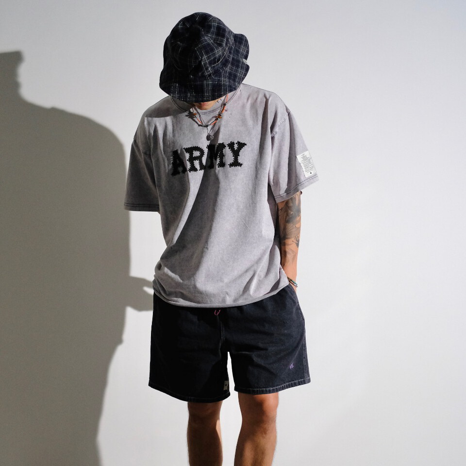 鉚釘LOGO短Tee The Studded Army Tee