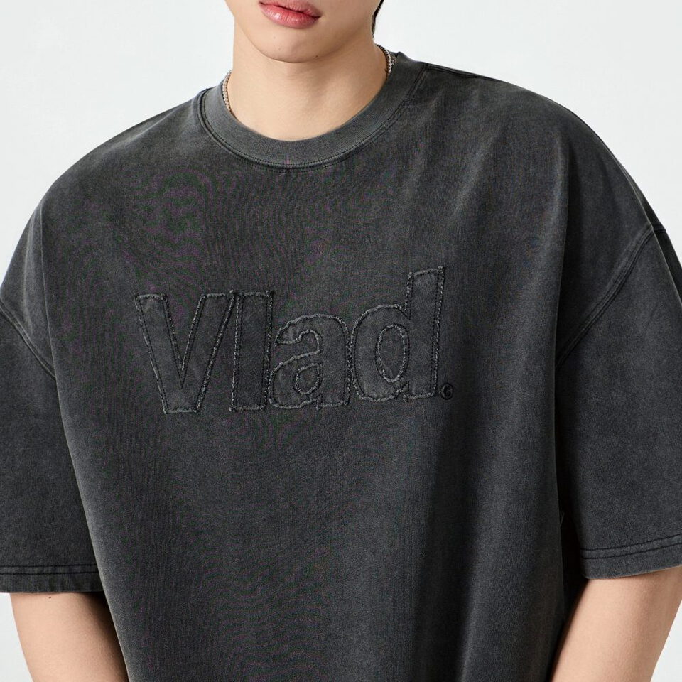 剪裁貼花短TEE VLAD CUT-OFF APPLIQUE SHORT SLEEVE T-SHIRT