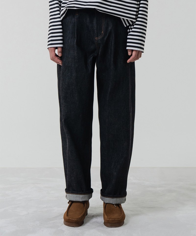寬版打褶牛仔褲 WIDEFIT ONE TUCK SELVEDGE DENIM