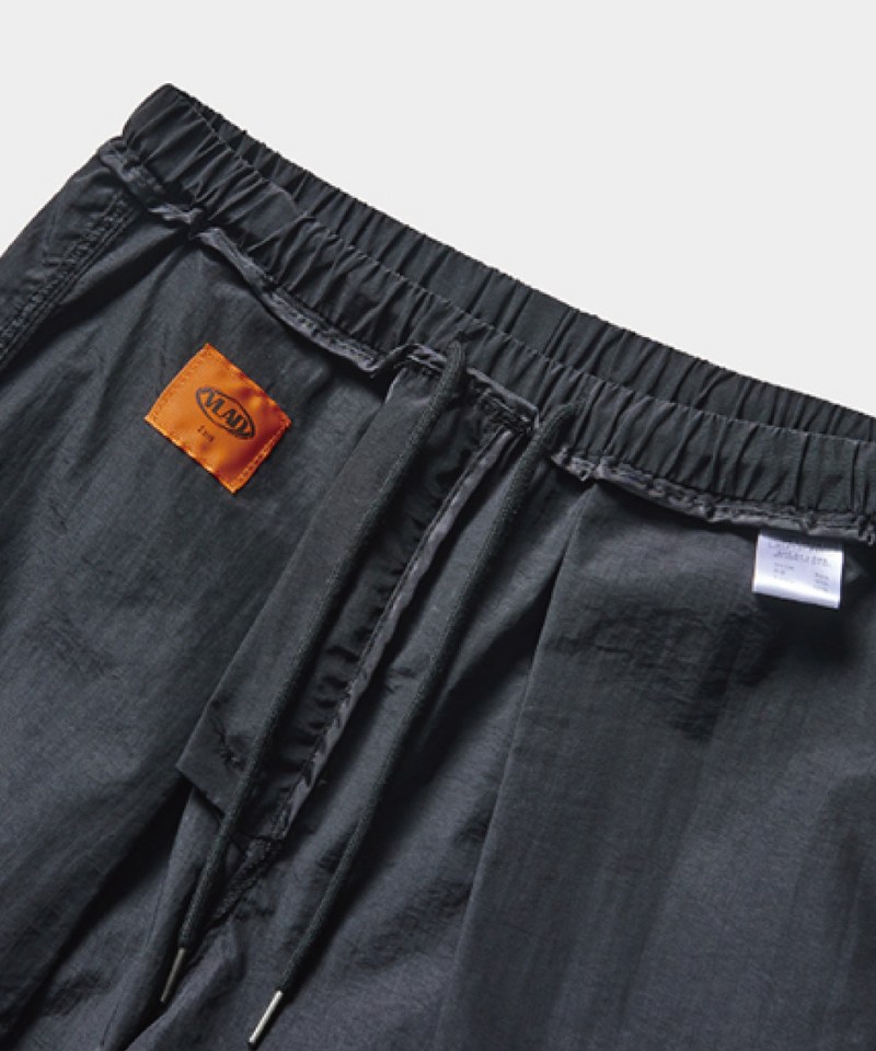 百慕達工裝褲 WATERPROOF WIDE BERMUDA CARGO PANTS