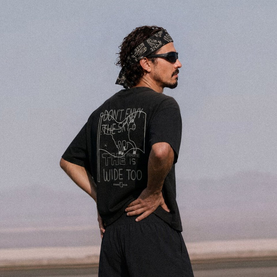 ESC9909-262 聯名圖像短Tee essence x sic lee keep running tee