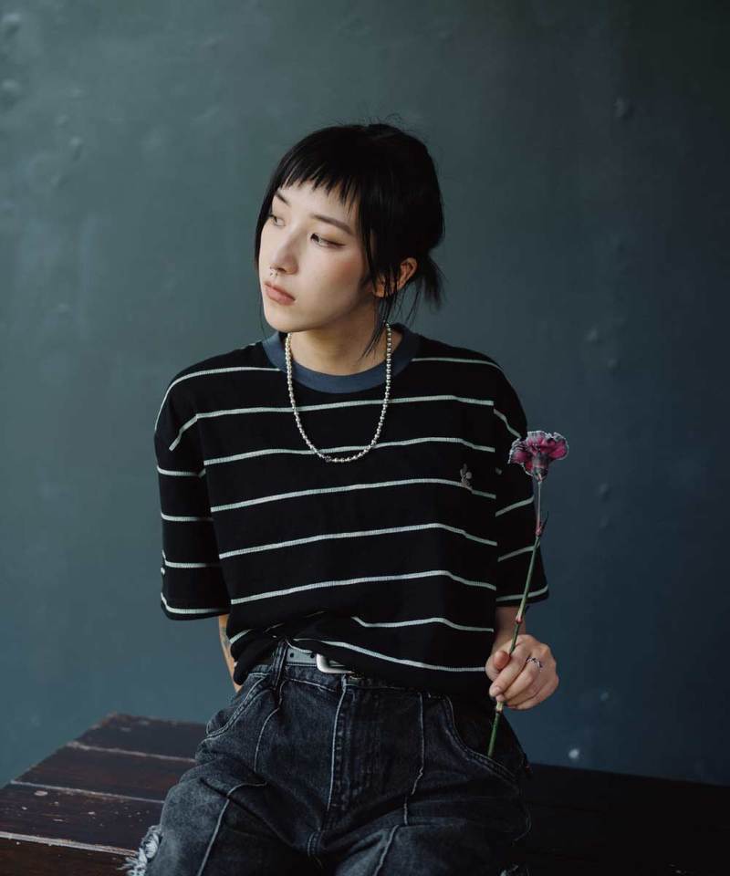 FMB99112-251 Hana花華間條tee