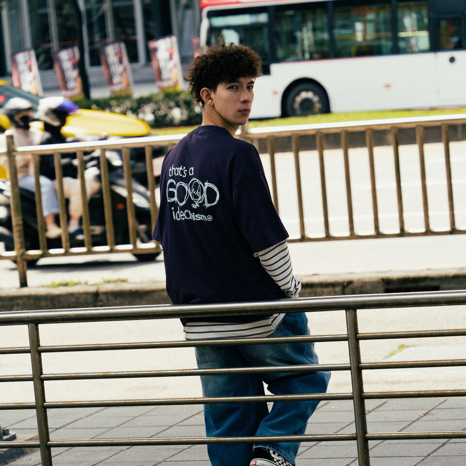 塗鴉短袖上衣 Drew Tee