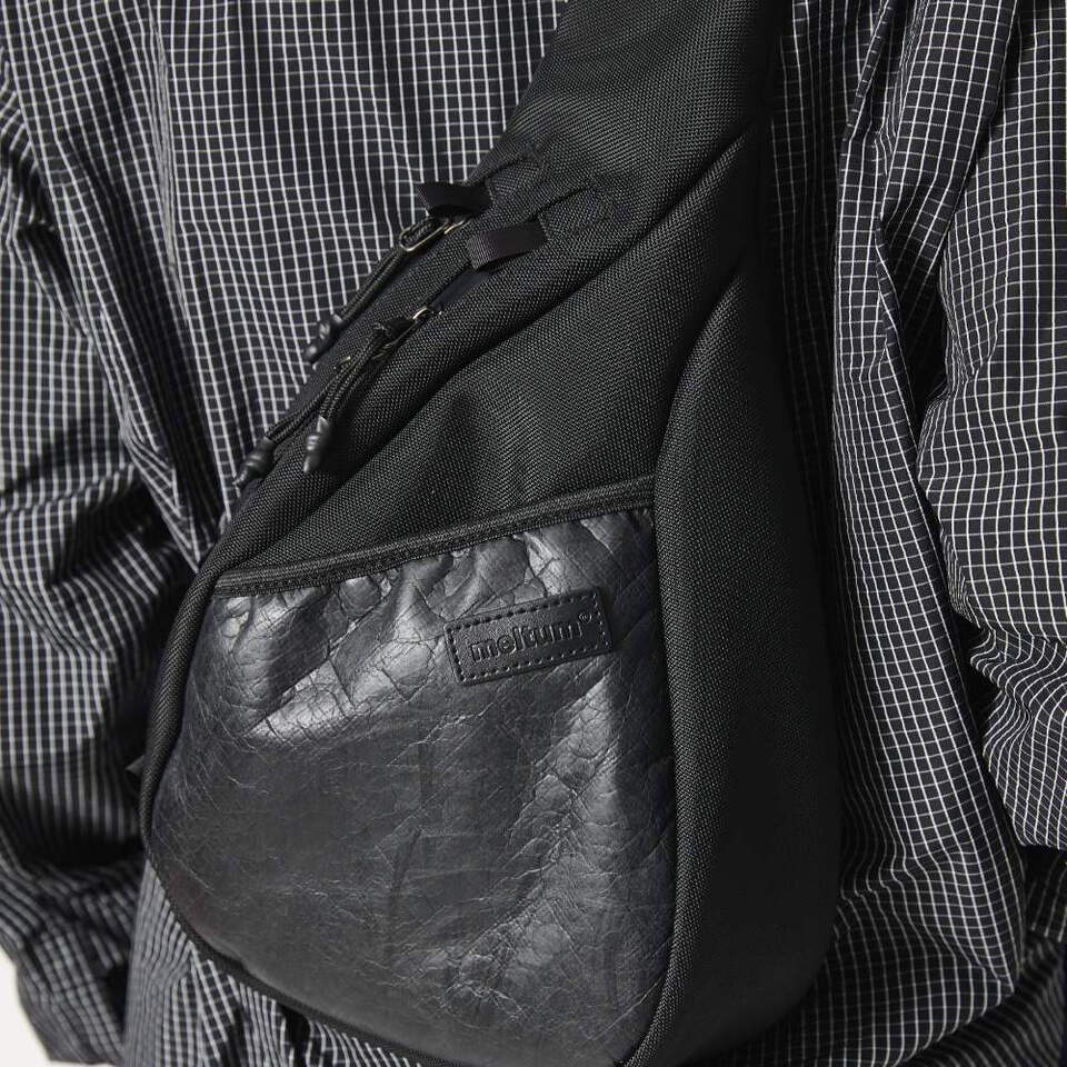 MLT3003-261 單肩斜背包 Tyvek ONESHOULDER BAG