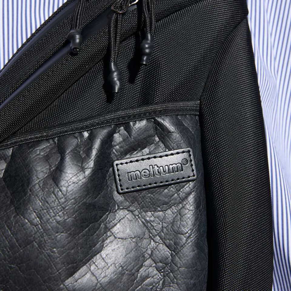 MLT3003-261 單肩斜背包 Tyvek ONESHOULDER BAG