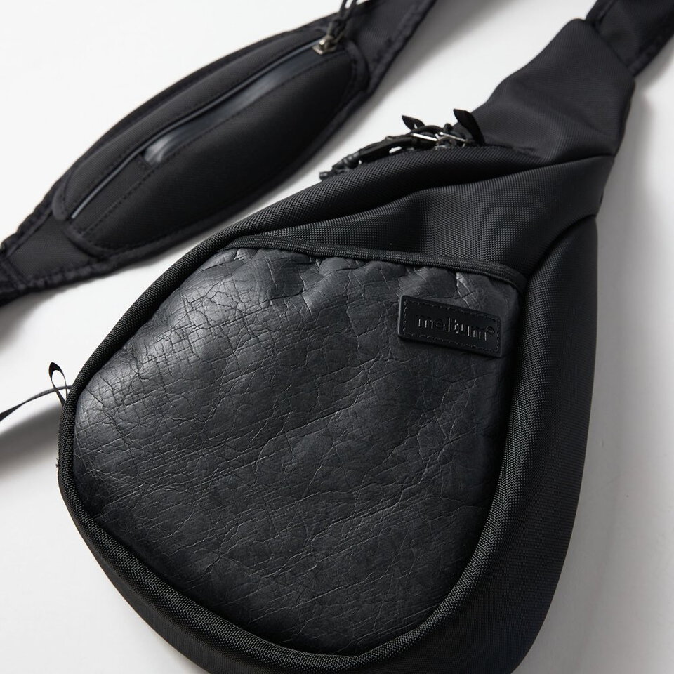 MLT3003-261 單肩斜背包 Tyvek ONESHOULDER BAG