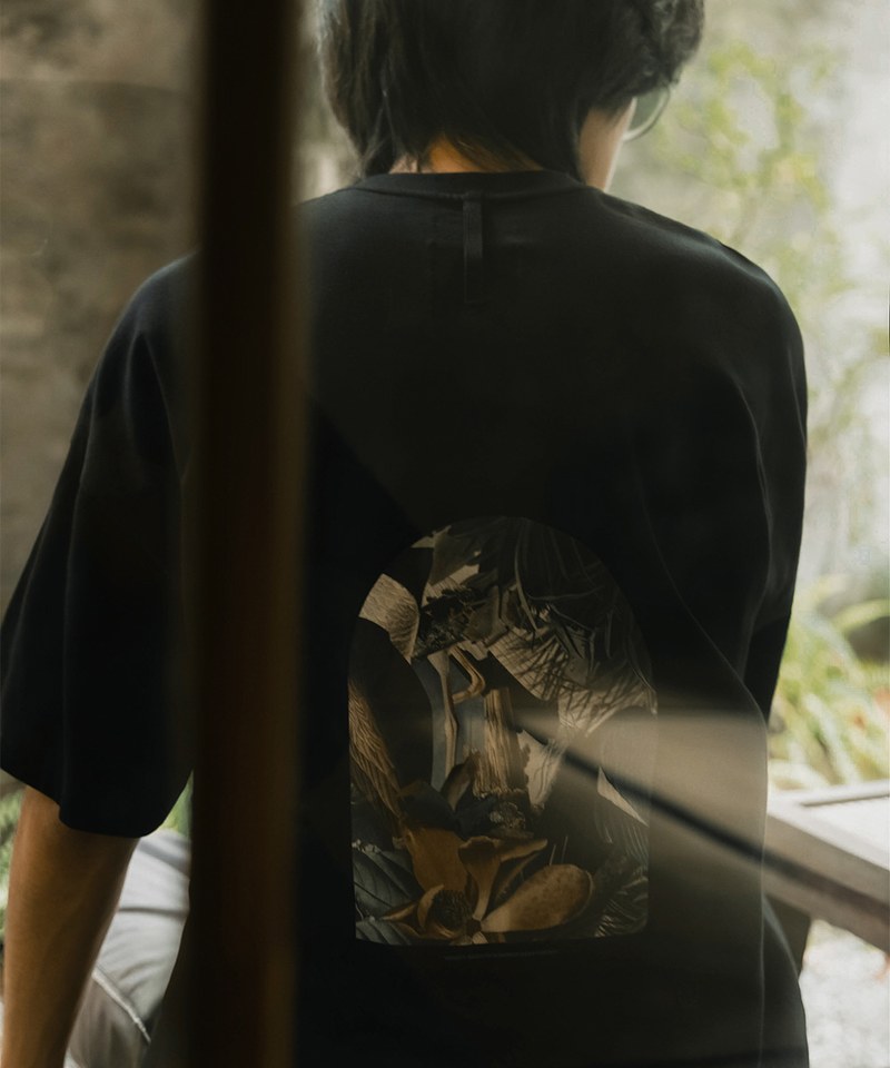 MELSIGN 短袖上衣 E of COLUMBUS Graphic Tee