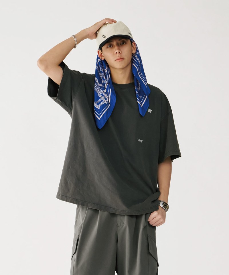星期天Tee Sun. Weekly Dilemma Tee