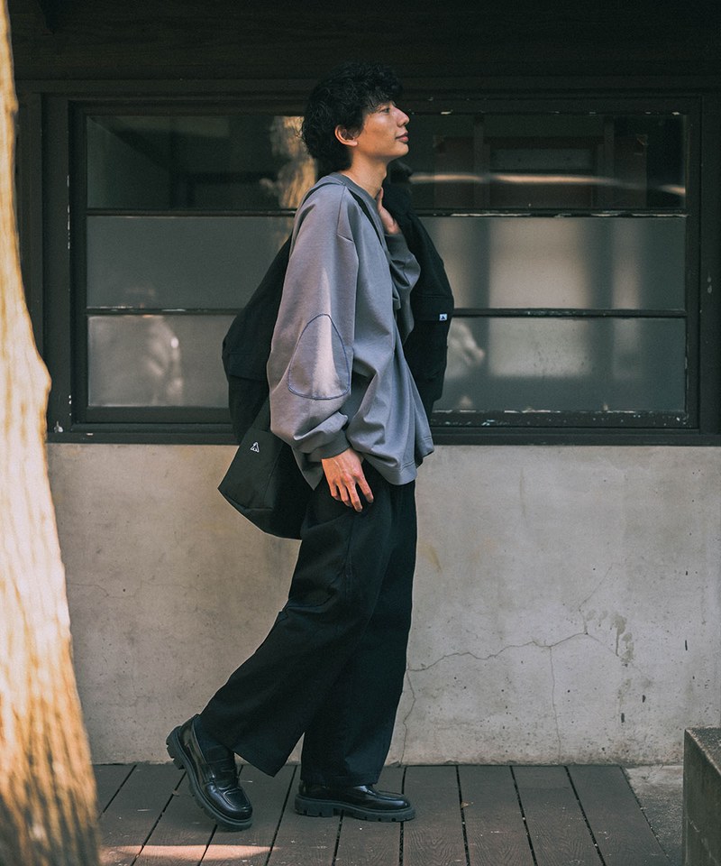 MELSIGN 斜向剪裁寬鬆直筒褲 Twisted Concept Trousers