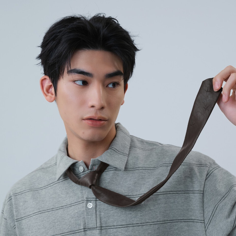 合成皮鈕扣領帶 Faux-Leather Button Tie