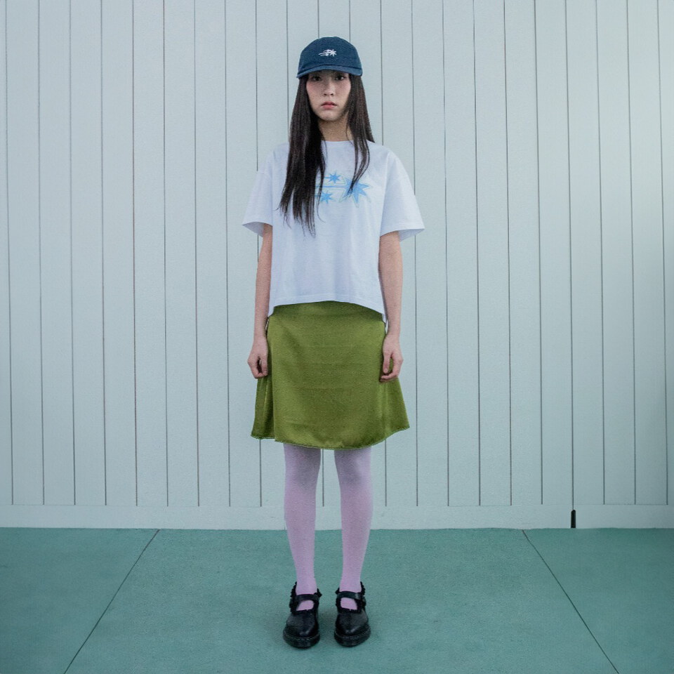 NGC0106-261 星星上衣 DRAWING 3STAR BIG CROP TEE