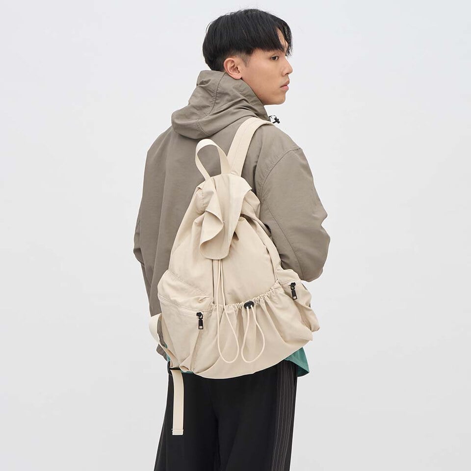 OPM3010-251 尼龍皺褶抽繩後背包