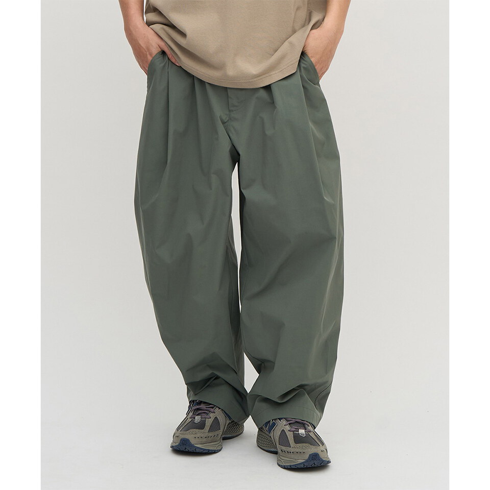 OPM4007-251 防潑水立體剪裁錐寬褲