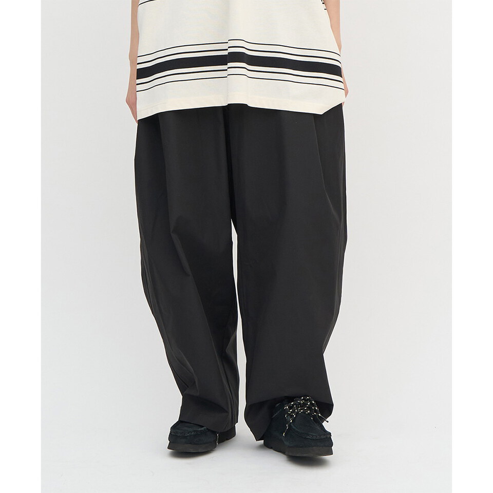 OPM4007-251 防潑水立體剪裁錐寬褲