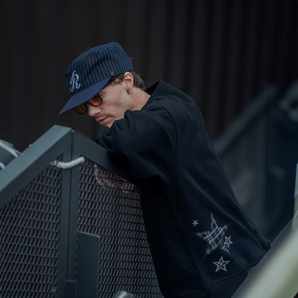 ORD0178-252 格紋星貼布大學T