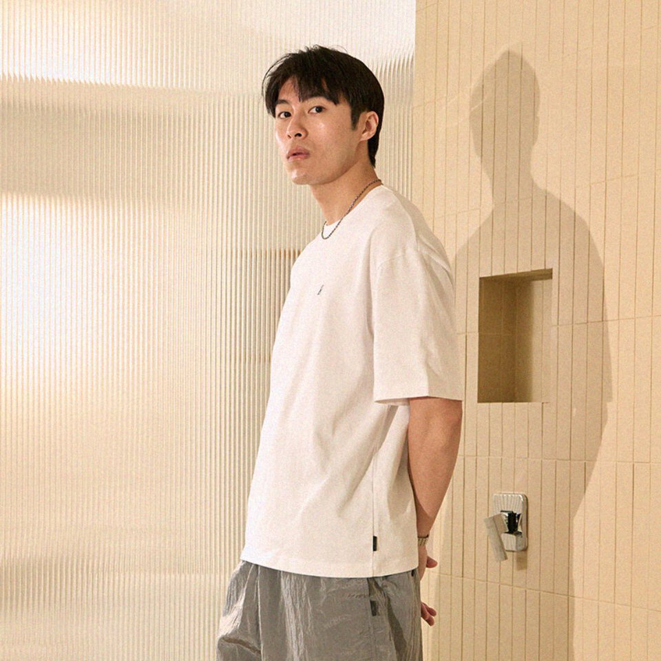寬版刺繡短TEE EMBROIDERY LOGO TEE