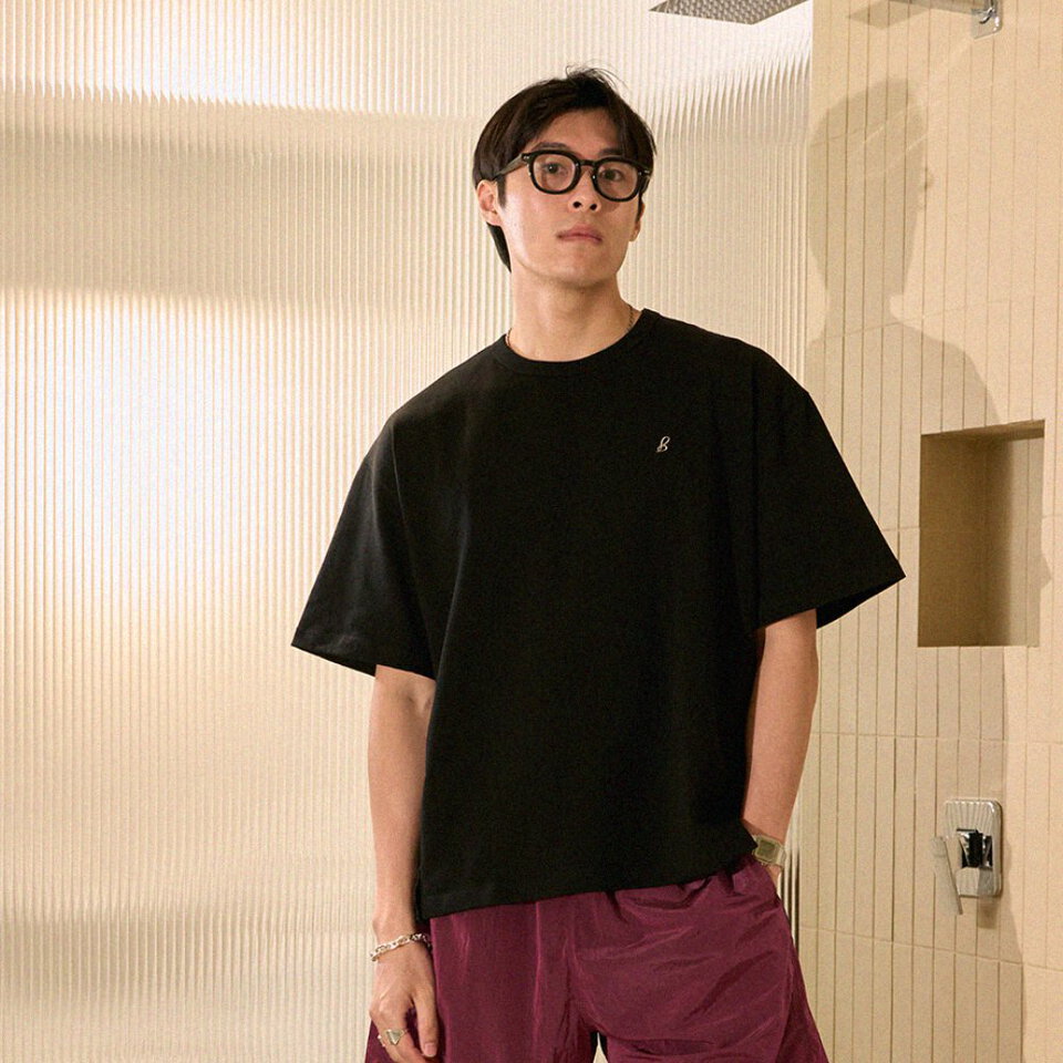 寬版刺繡短TEE EMBROIDERY LOGO TEE