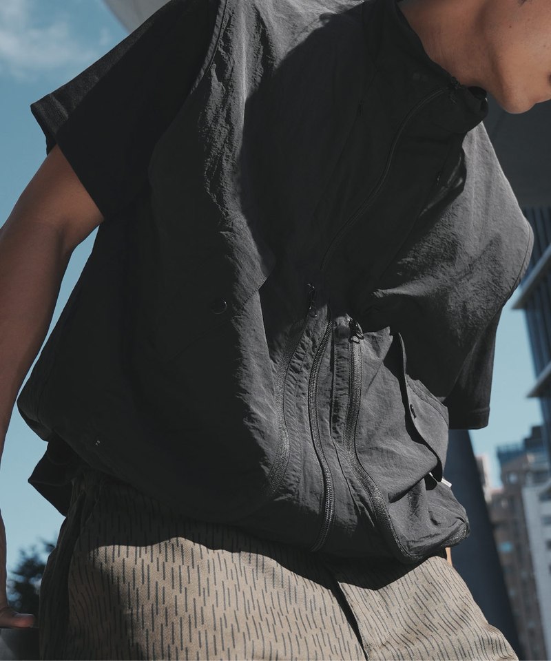 多功能機能背心 URBAN MULTI-POCKETS VEST