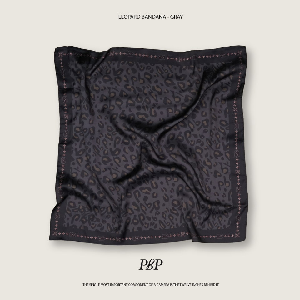 滿版印花方巾 LEOPARD BANDANA