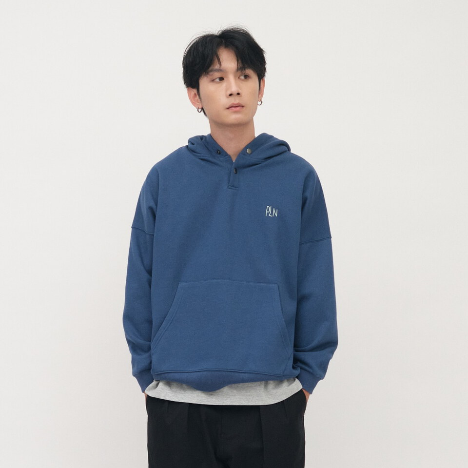 PLN00100-262 釦領半開襟帽TEE