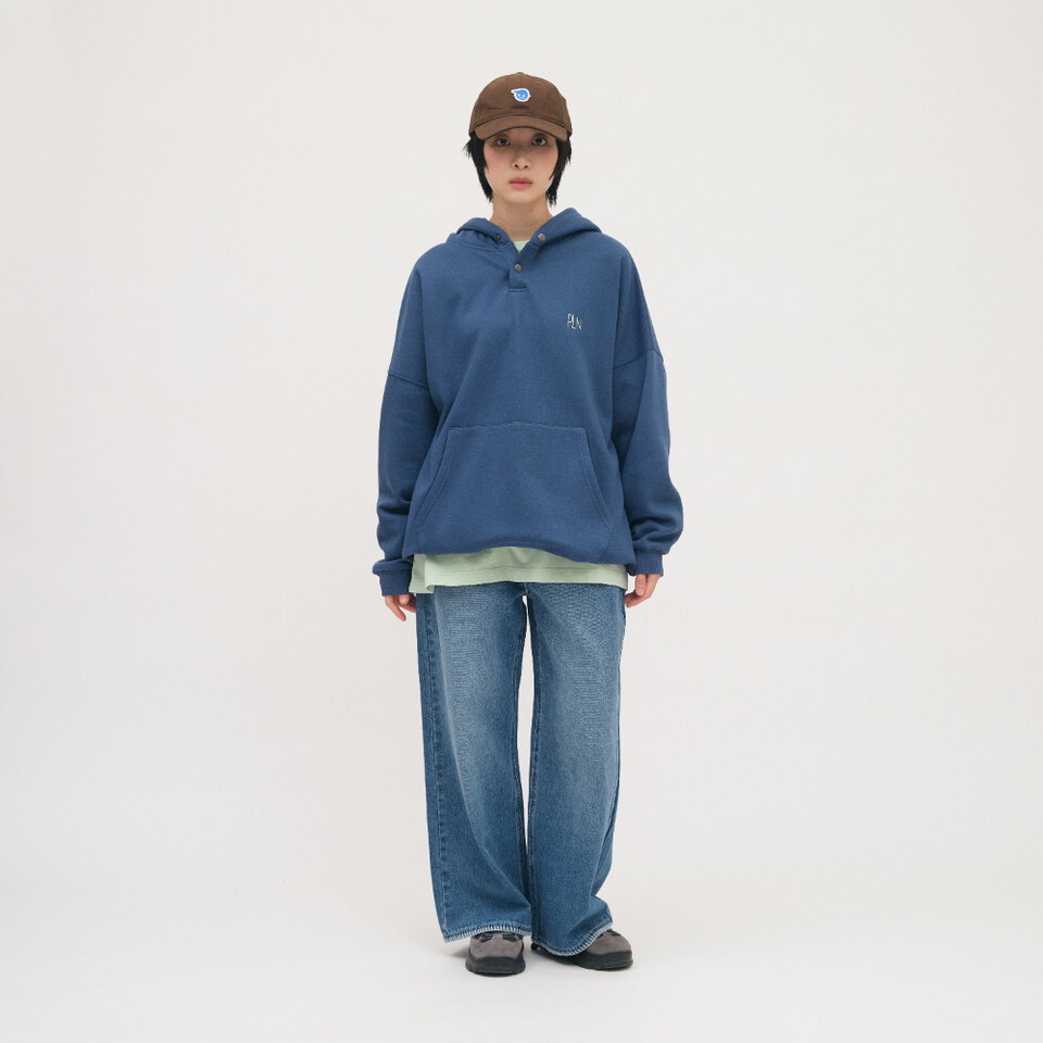 PLN00100-262 釦領半開襟帽TEE