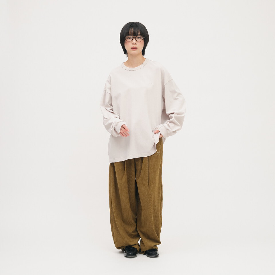寬版刺繡水洗長TEE