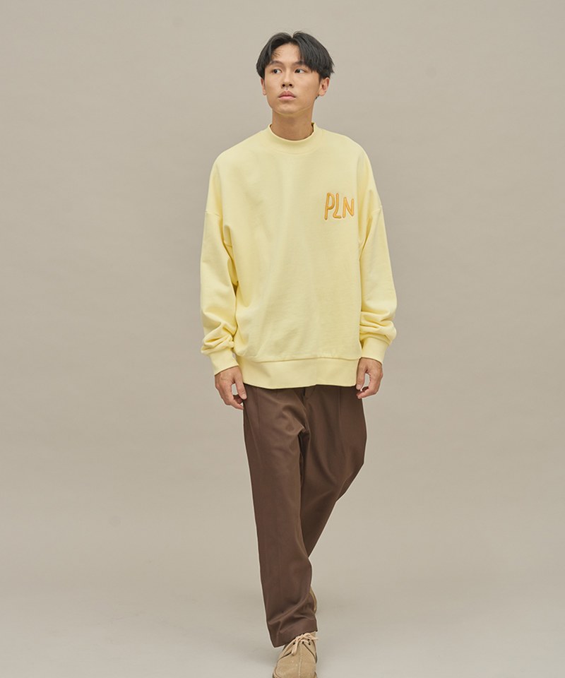 手寫風刺繡大學Tee