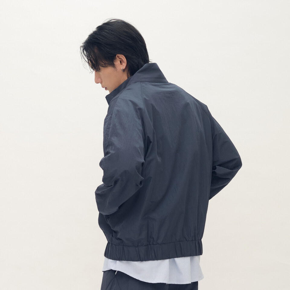 Timelly輕薄立領剪裁外套