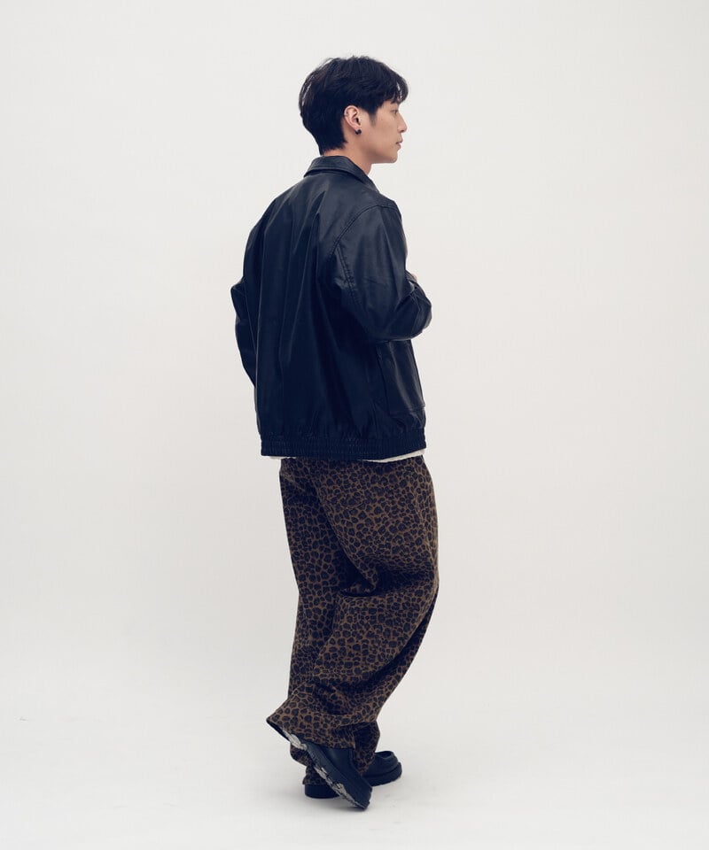 口袋拉鍊皮感外套