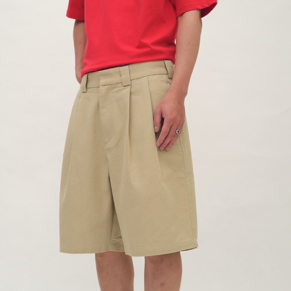 PLAIN刺繡打褶卡其短褲