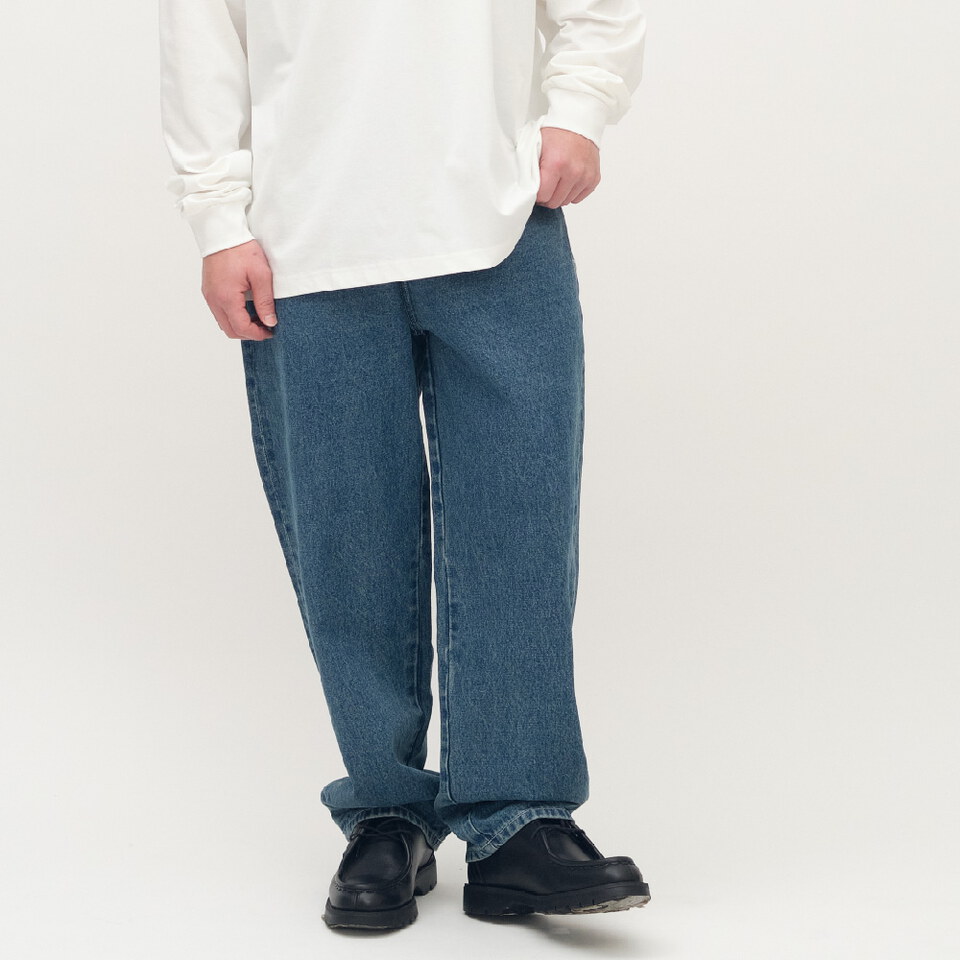 PLN1807-261 PLAIN刺繡經典直筒丹寧褲