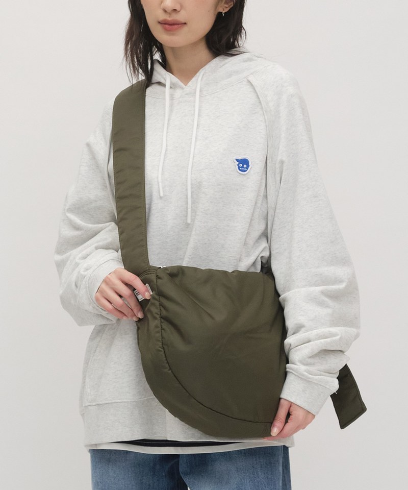 PLN3032-242 寬帶鋪棉中型半月包