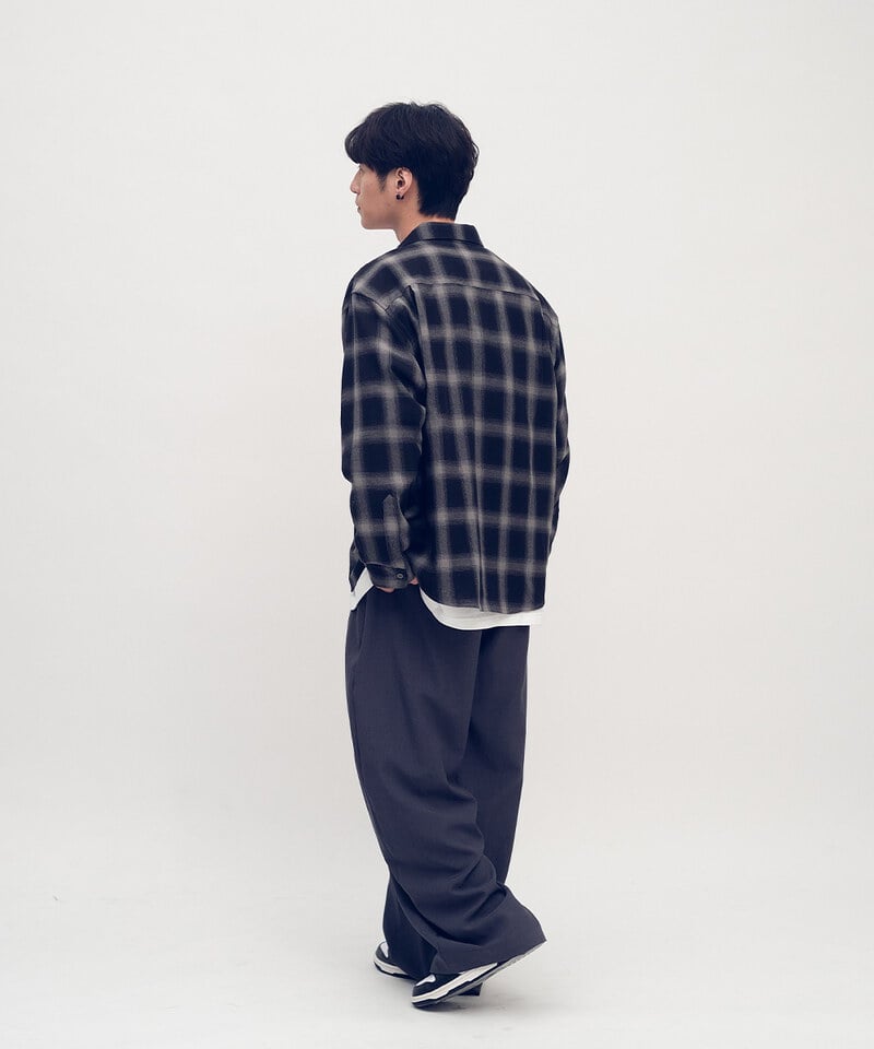 開領刺繡格紋長袖襯衫