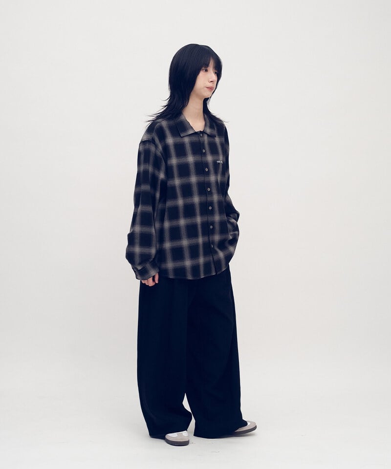 開領刺繡格紋長袖襯衫