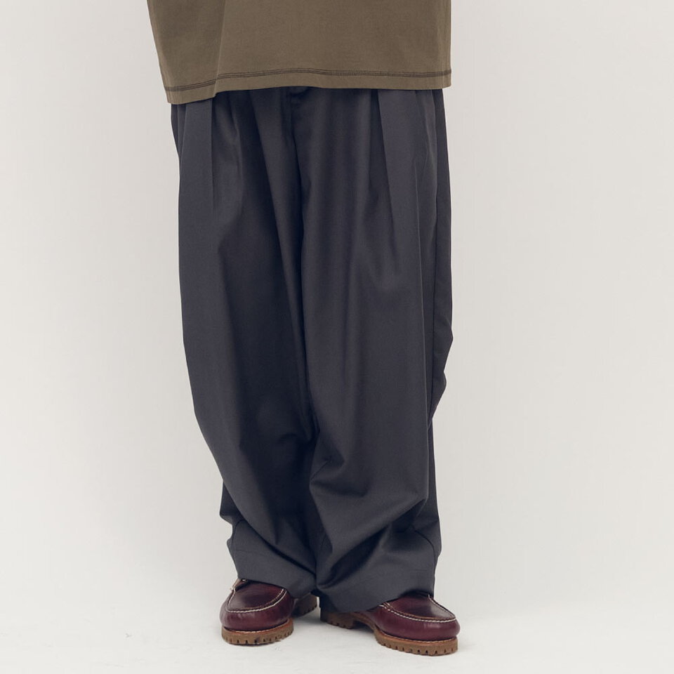 clip by clip 西料立體廓型長褲