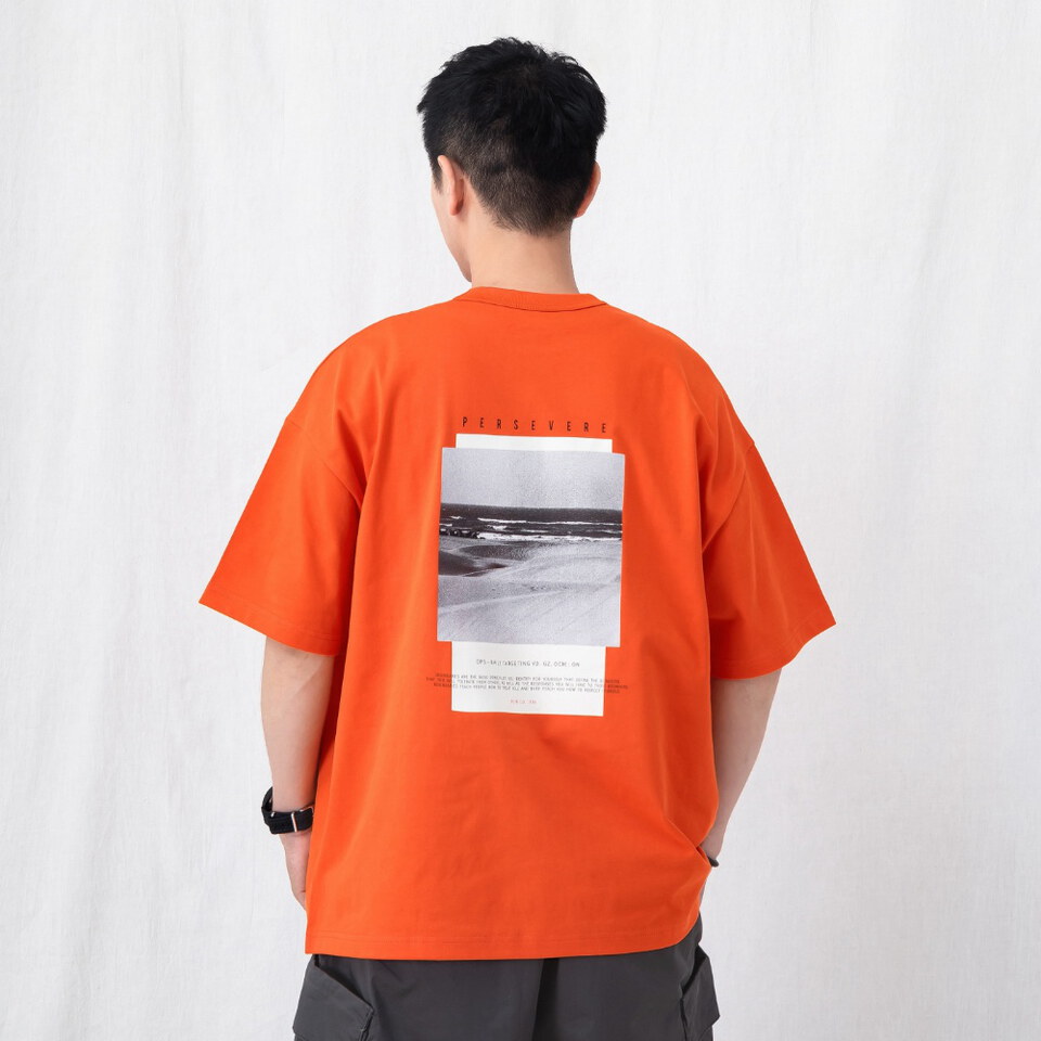 照片圖像T恤 MONOCHROME GRAPHIC PHOTO T-SHIRT