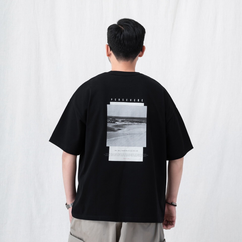 照片圖像T恤 MONOCHROME GRAPHIC PHOTO T-SHIRT