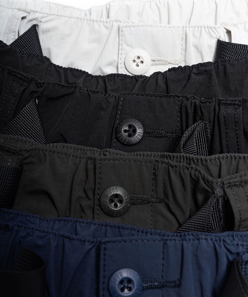 防潑水尼龍軍短褲 WATER-REPELLENT NYLON CARGO SHORTS
