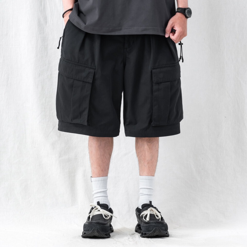 六分口袋短褲 KNEE-LENGTH CARGO SHORTS