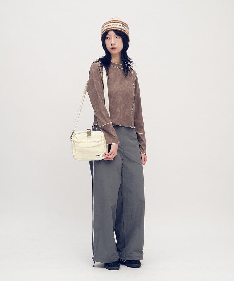 雪花絨感木耳邊上衣