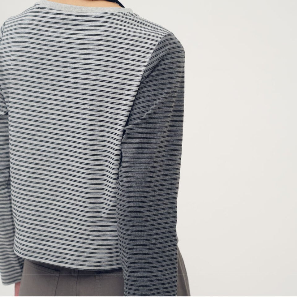 條紋拼接細褶上衣