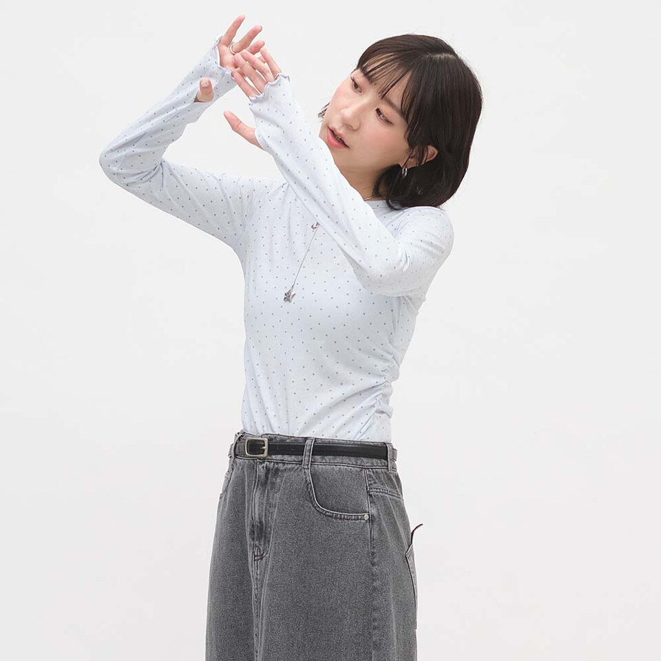 SAA0053-262 木耳滾邊透膚柔彈上衣