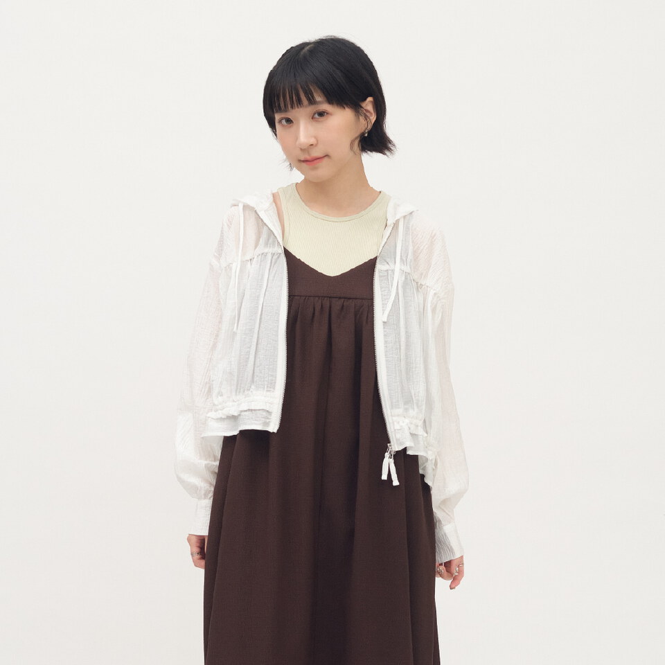 細褶透膚連帽罩衫