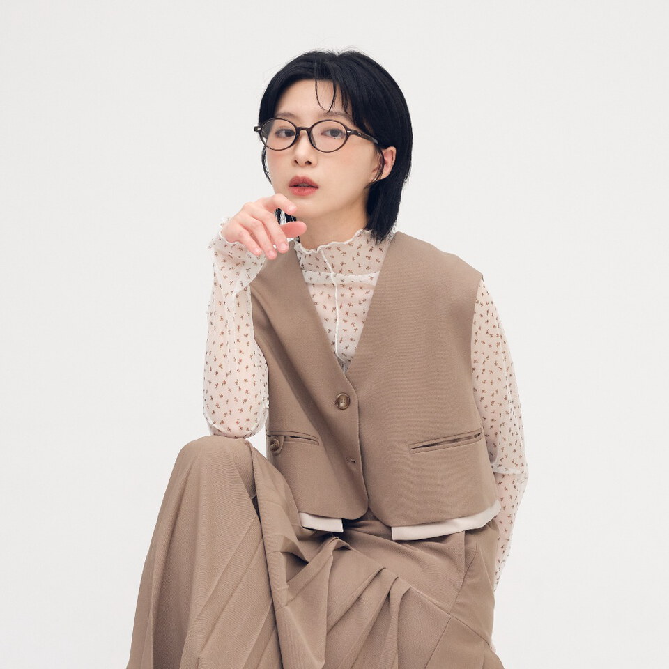 SAA1135-261 拼接西料背心