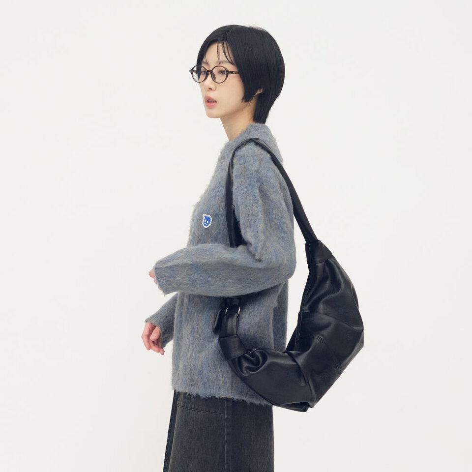 皮感斜跨羊角包