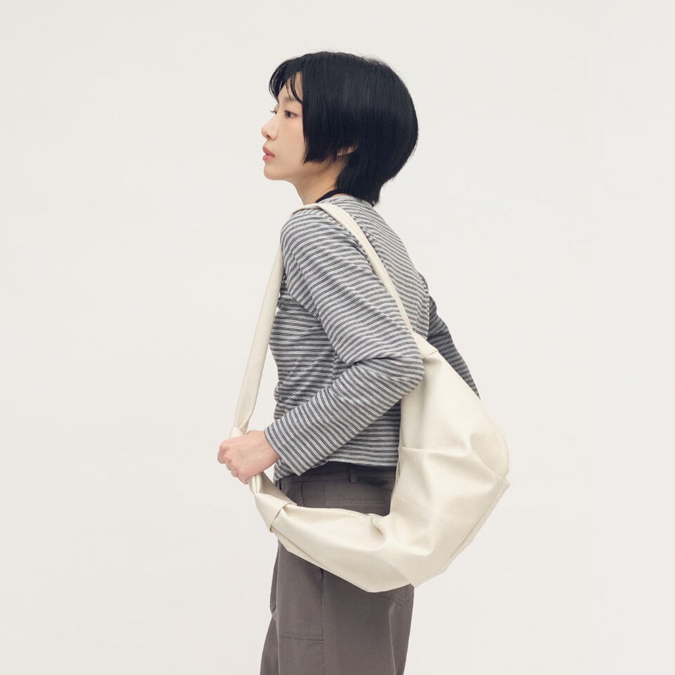 皮感斜跨羊角包