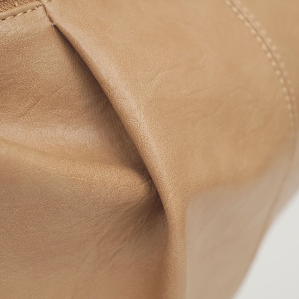 SAA3021-252 皮感斜跨羊角包