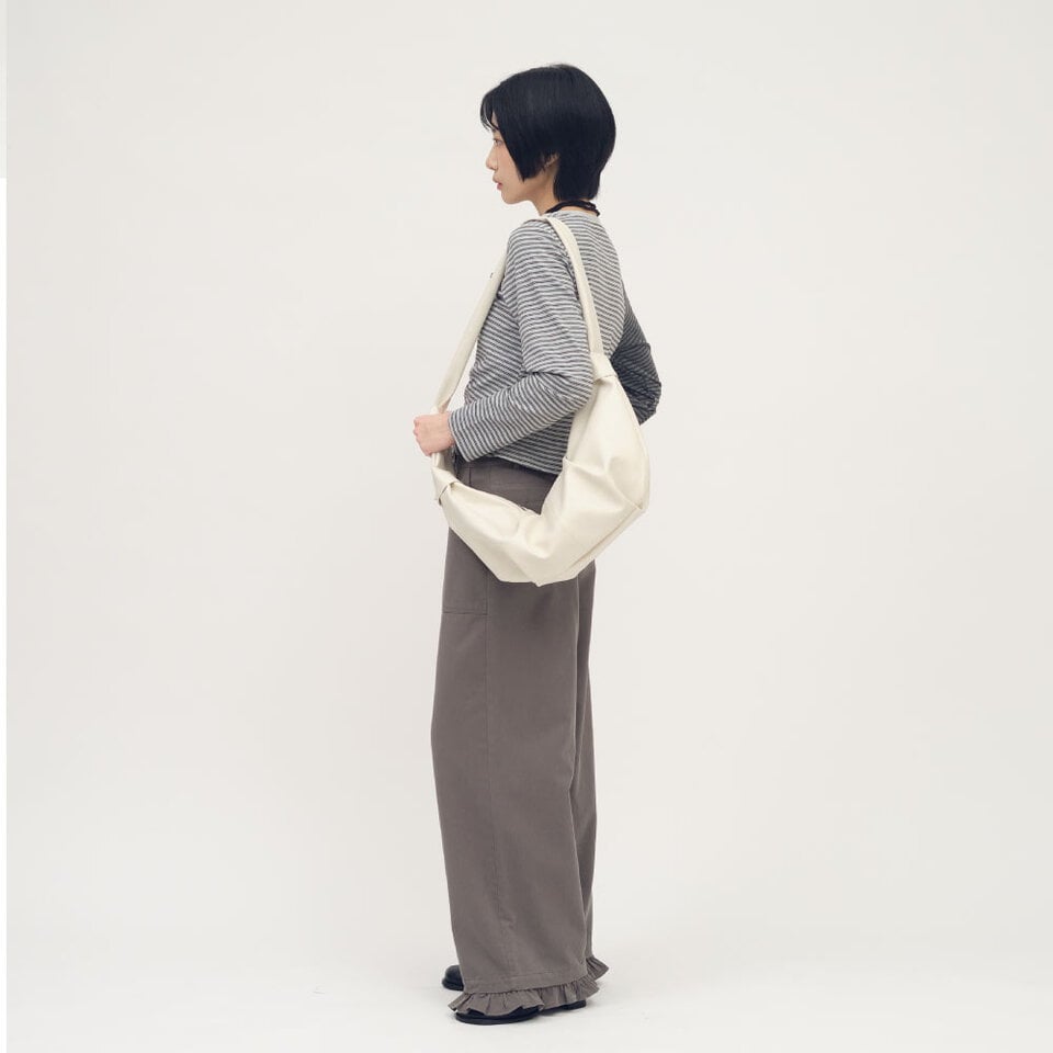 SAA3021-252 皮感斜跨羊角包