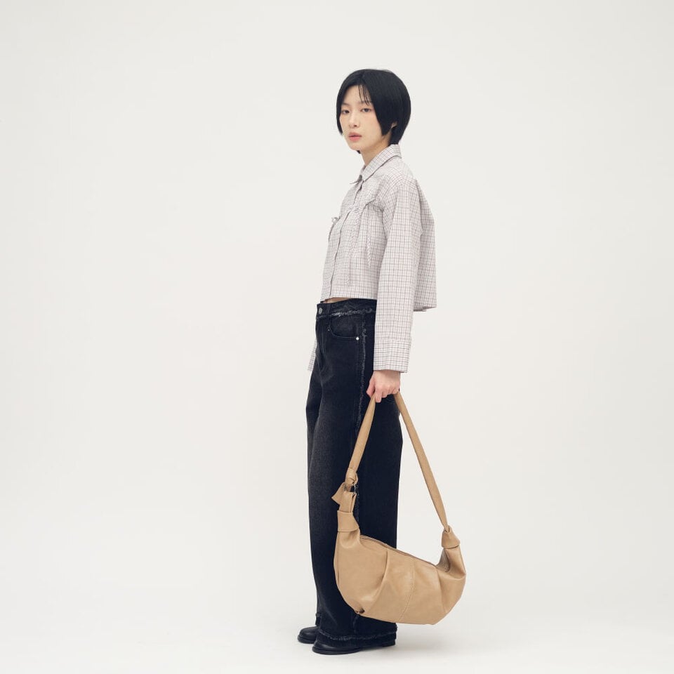 SAA3021-252 皮感斜跨羊角包