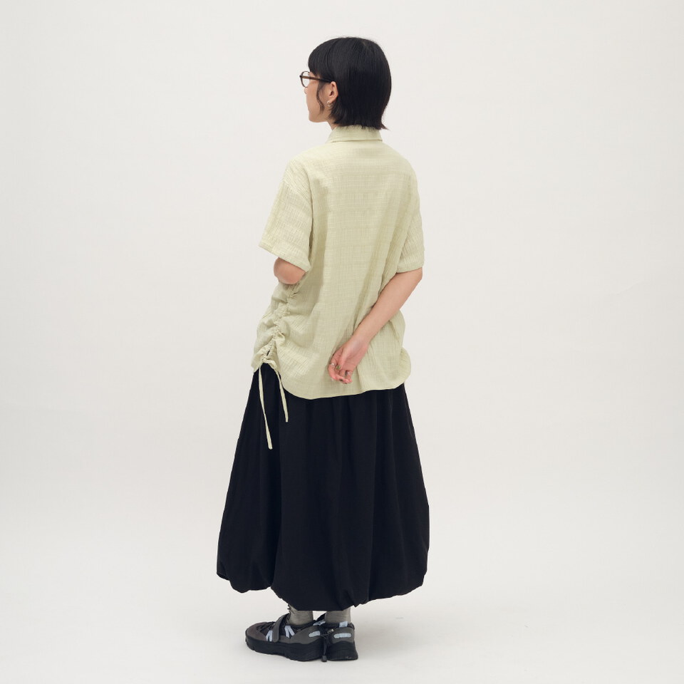 壓紋抽繩細節短袖襯衫